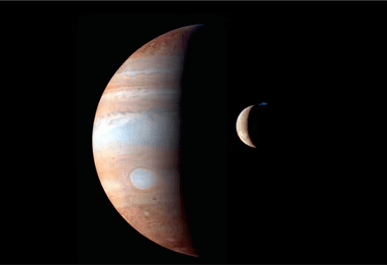 Extraña "araña" congelada en la luna Europa de Júpiter intriga a científicos de la NASA