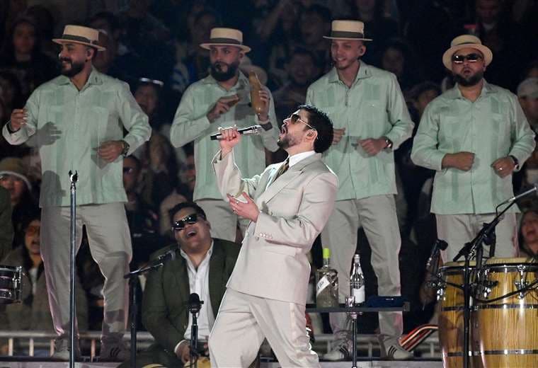 ¿La reconciliación del año? Bad Bunny y J Balvin se suben juntos al escenario