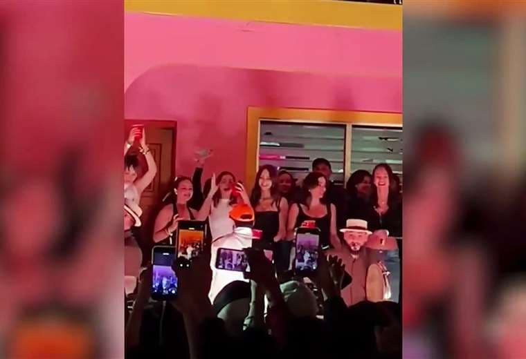 Keylor Navas: invitado de lujo de Bad Bunny en último concierto en México