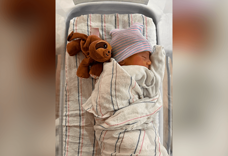 Enrique Iglesias y Anna Kournikova celebran llegada de su cuarto hijo