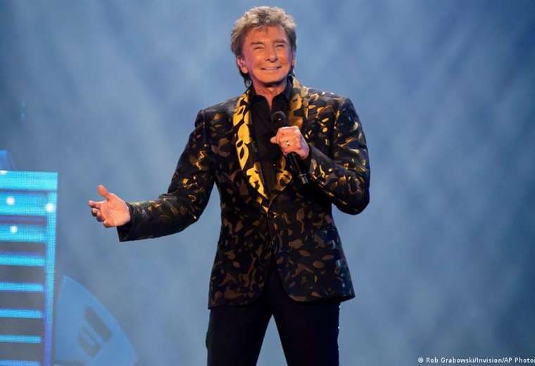 Cantante Barry Manilow diagnosticado con cáncer de pulmón
