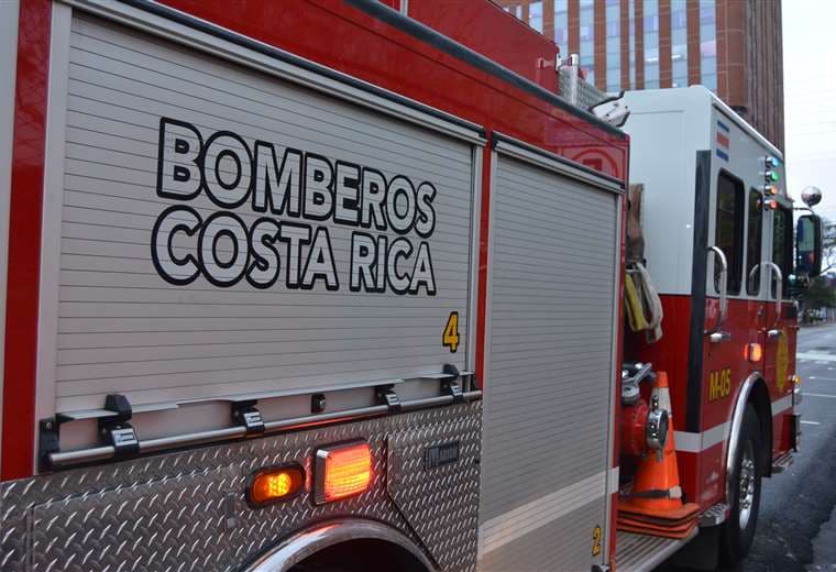 Explosión de tanque de gasolina en Alajuelita deja a un hombre con quemaduras