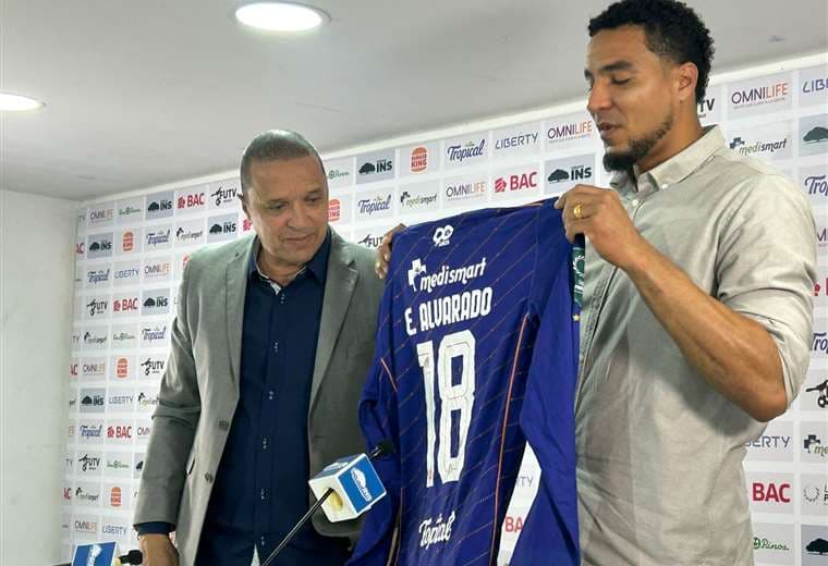 Esteban Alvarado se sincera ante su retiro: "Ya había un desgaste mental"