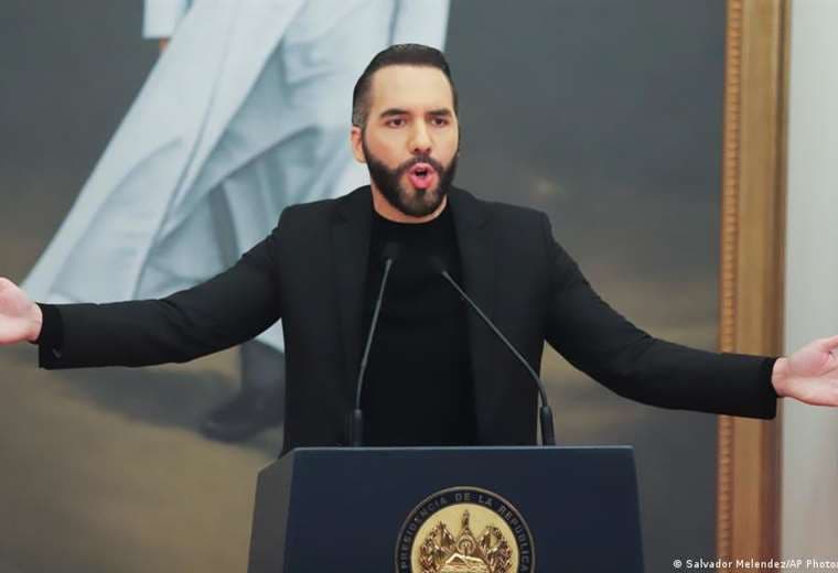 Bukele dice que le gustaría gobernar "diez años más" en El Salvador