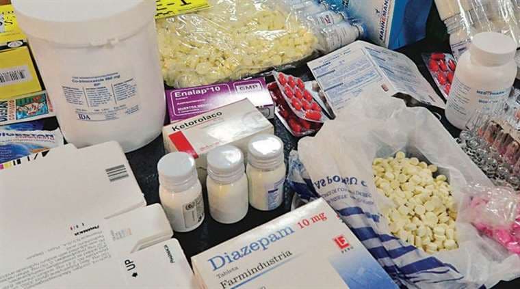 Colegio de Farmacéuticos alerta sobre aumento de medicamentos ilegales en el mercado tico