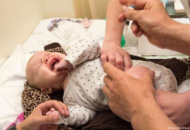 EE.UU.: panel recomienda no vacunar contra hepatitis B a recién nacidos