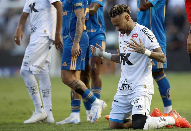 ¡Salvados!: la vieja casa de Pelé celebra con el Santos de Neymar