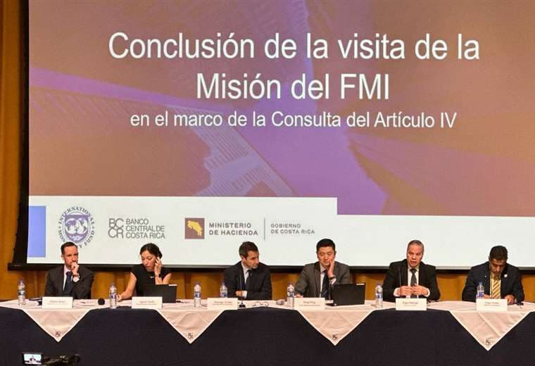 FMI advierte a Costa Rica por flexibilización de tipo de cambio y gobernanza de la CCSS
