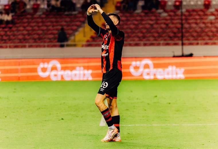 Decisión tomada: Alajuelense anuncia la salida de Alberto Toril