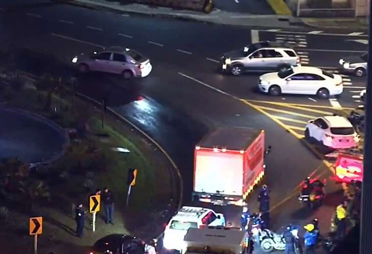 Motociclista muere tras chocar contra autobús en San Pedro