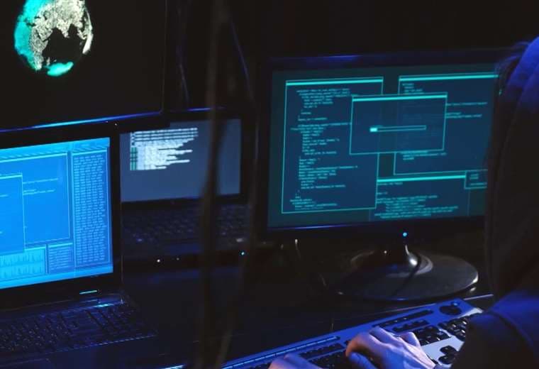 Aumentan intentos de estafa por mensajes sobre entregas de Correos Costa Rica