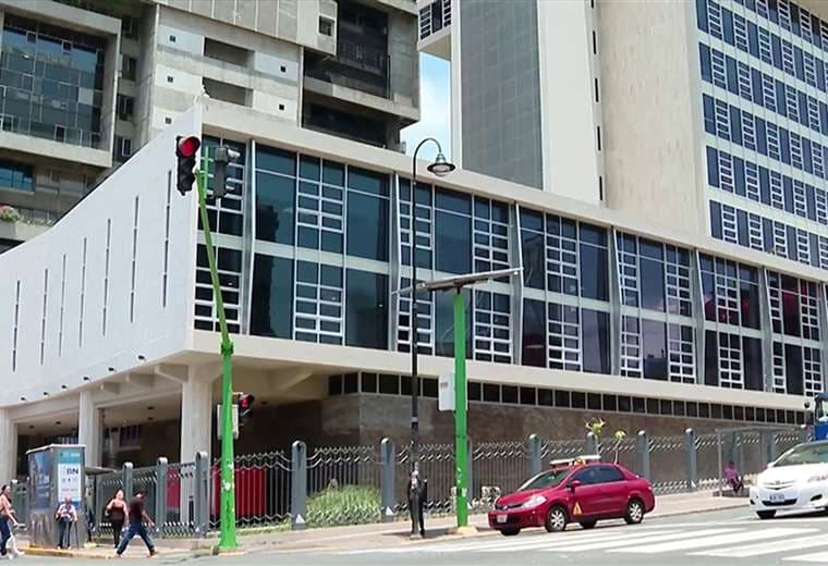 Diputados avalan excluir a CCSS de Ley de Empleo Público