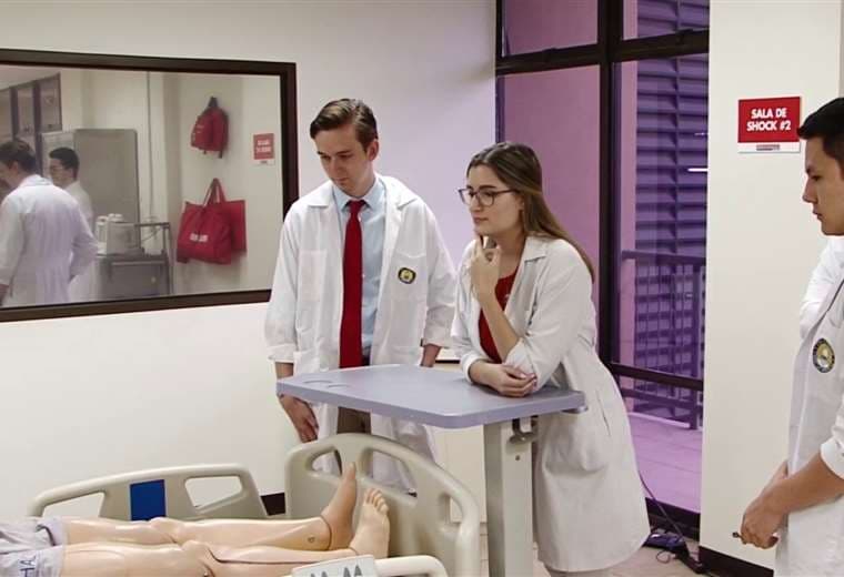 Universidades privadas podrán impartir siete nuevas especialidades médicas