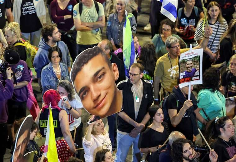 Familias de rehenes israelíes exigen recuperar los cuerpos antes de extender la tregua en Gaza