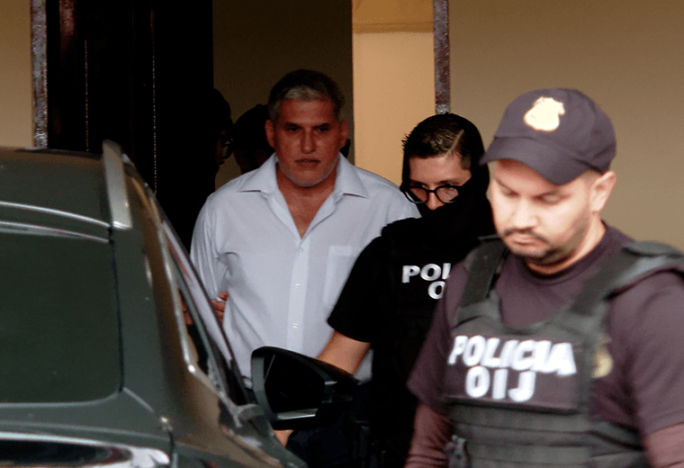 Dejan en libertad a exministro Batalla, presidente de CNE y otros detenidos en caso "Pista Oscura"