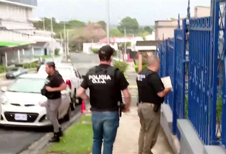 Dos policías detenidos como sospechosos de colaborar con millonario robo en Curridabat