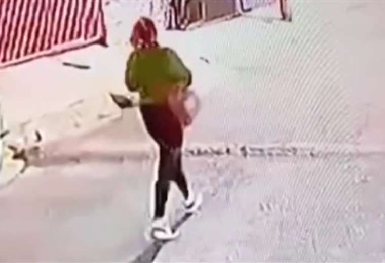 Vídeo de cámara de seguridad es una de las pocas pistas sobre desaparecida