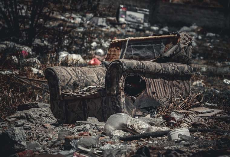 "El olor a quemado es muy fuerte": Vecinos de botadero en Pavas viven bajo amenaza del fuego