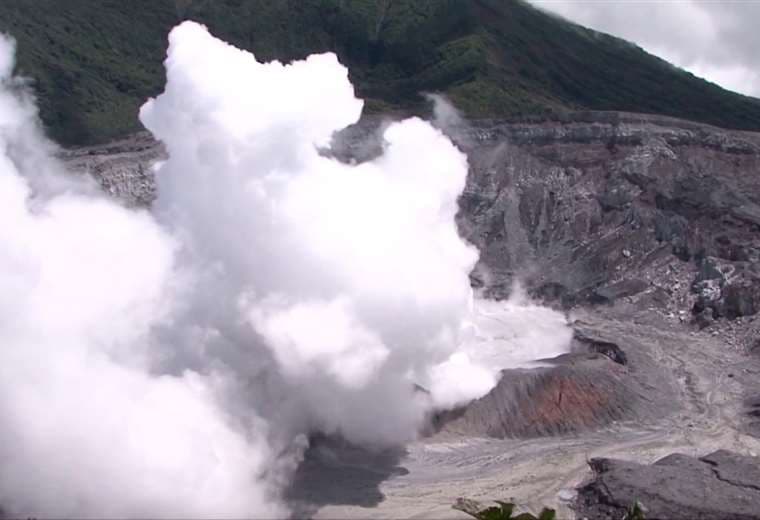 ¿Pueden las lluvias provocar mayores erupciones en el volcán Poás?