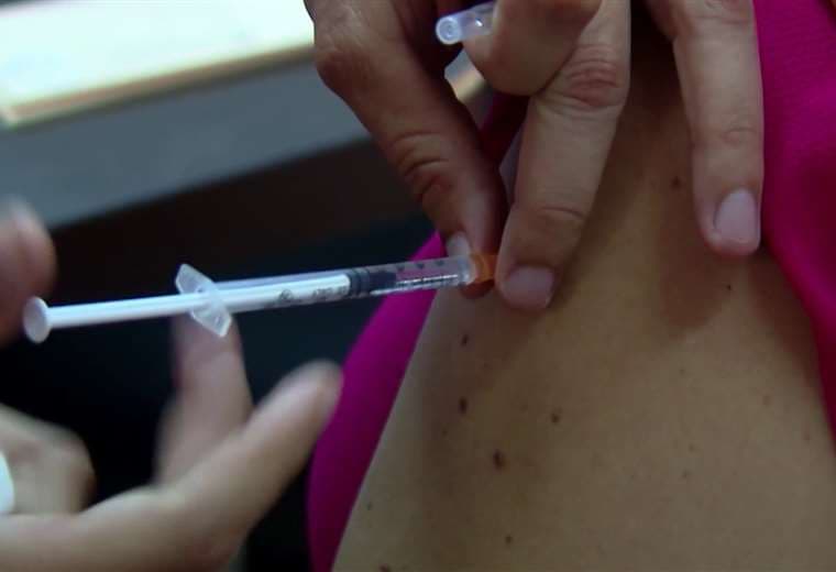 Inicia colocación de vacuna contra virus respiratorio sincitial en embarazadas