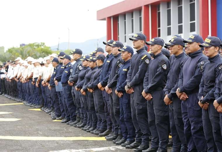 Feinzaig propone plan para graduar 2.500 nuevos policías por año