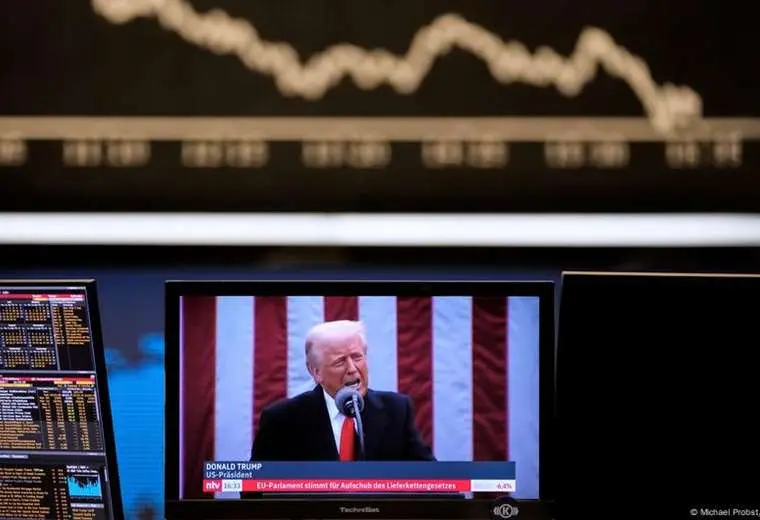 Bolsas mundiales abren en rojo tras nuevos aranceles de Trump