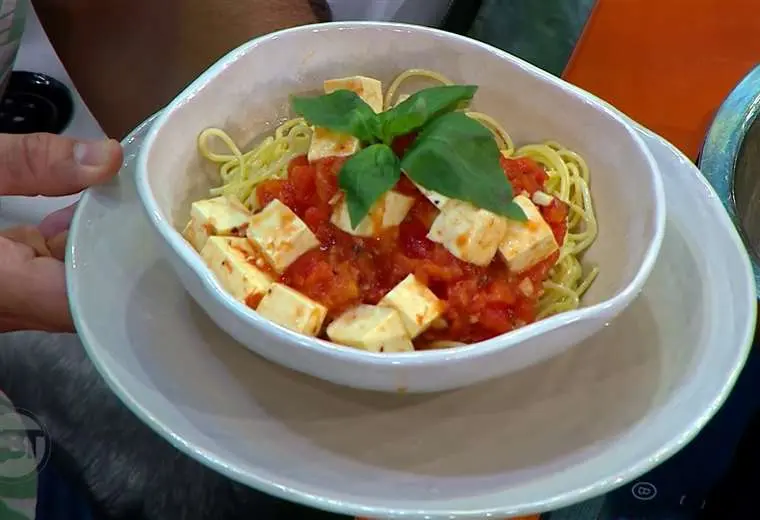 Pasta al tomate fresco: fácil y con el saborcito casero que nos encanta