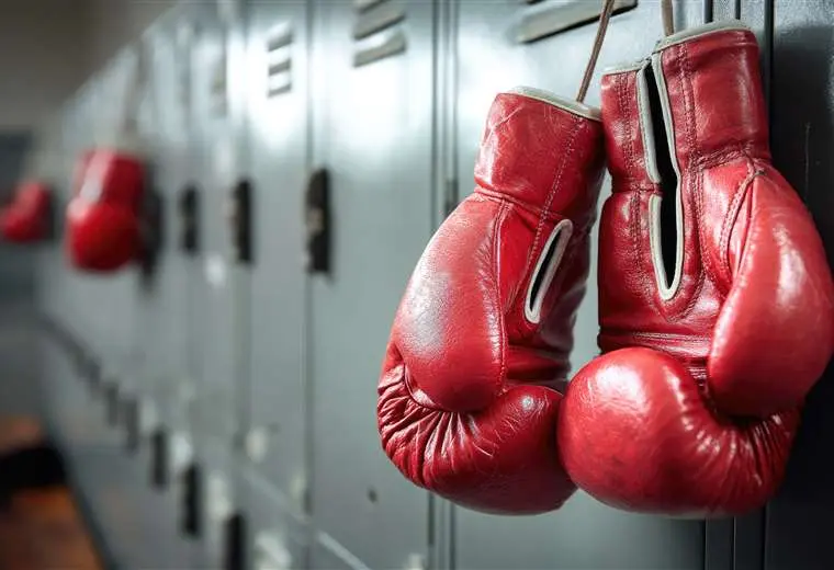 Boxeador japonés se retira para cuidar a su hermano púgil en coma