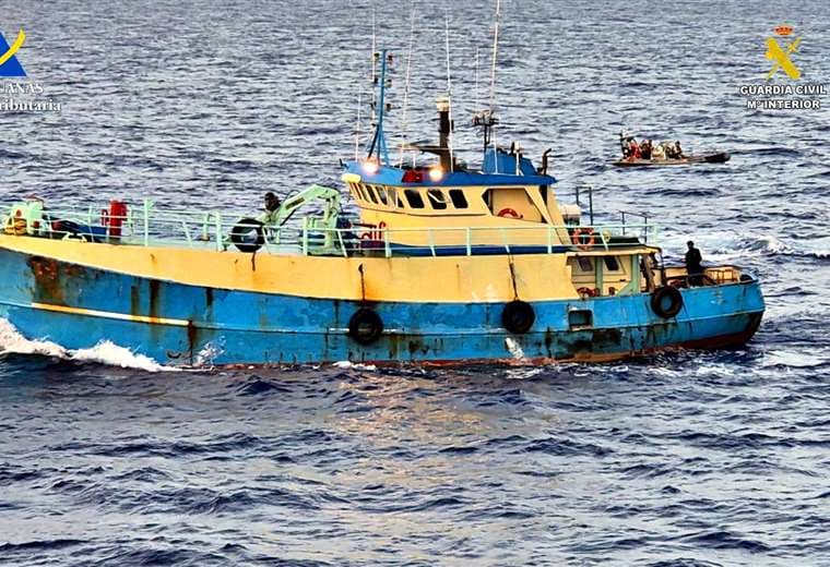 Incautadas tres toneladas de cocaína en un barco al oeste de las islas Canarias