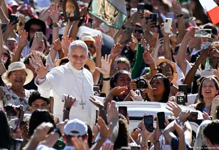 El papa espera a un millón de jóvenes para enorme vigilia en Roma