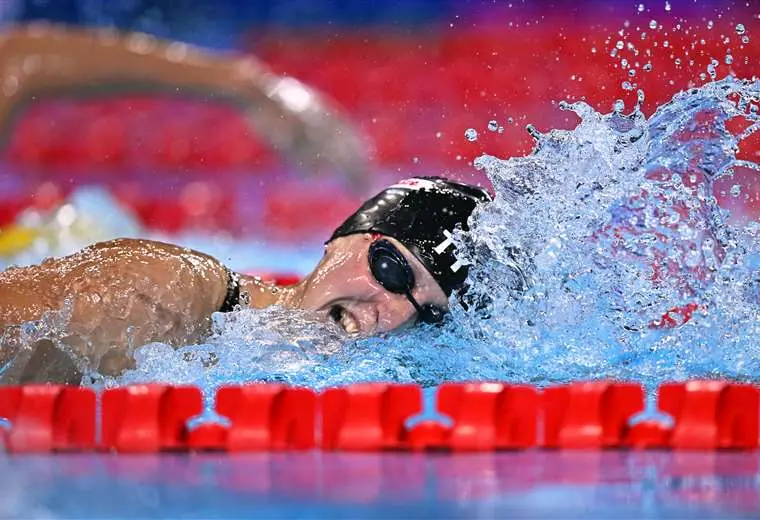 Katie Ledecky gana por 7ª vez título mundial de natación de 800m libre en Singapur