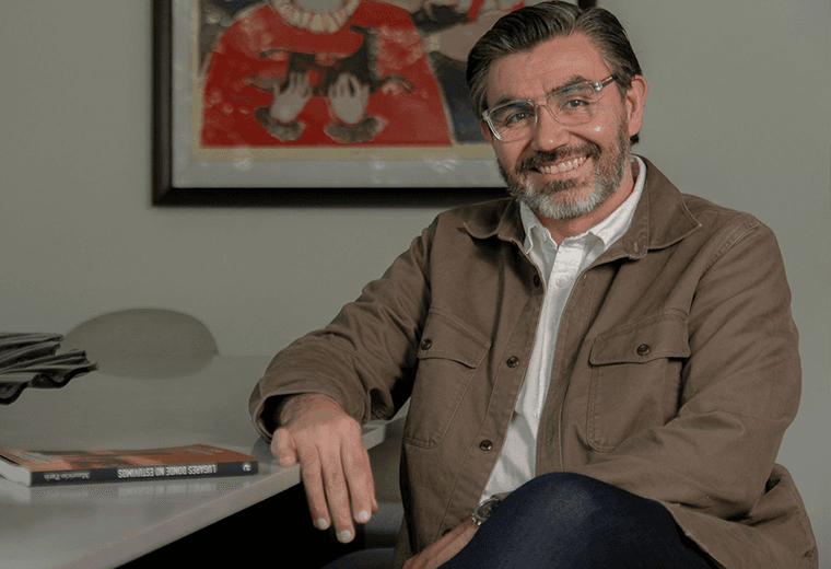 "Lugares donde no estuvimos", el debut de Mauricio París en la narrativa