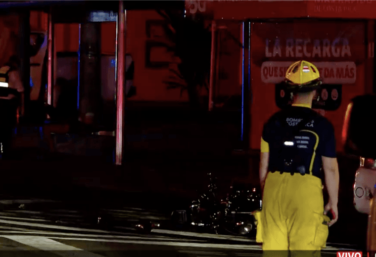 Choque múltiple en Aserrí deja una mujer fallecida y un hombre grave