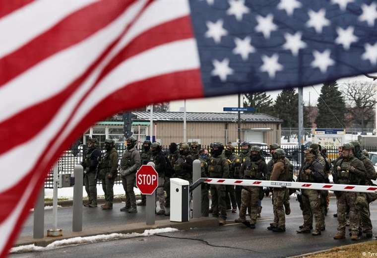 Gobierno de Trump anuncia despliegue policial en Mineápolis