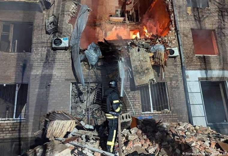 Miles de hogares sin electricidad tras nuevo ataque ruso en Ucrania