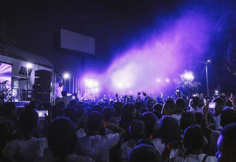 Del "walkman" al escenario, los himnos de los 90 regresan con un megafestival