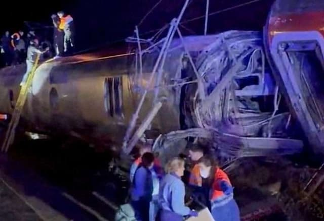 Al menos 39 muertos en colisión de trenes en España | Teletica