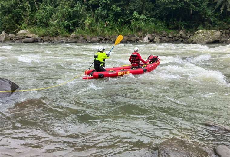 Cruz Roja rescató a una persona, pero mantiene búsqueda por desaparecido en río Reventazón