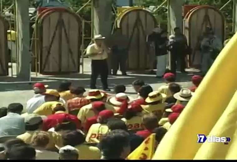 Plazas ayer, redes hoy
