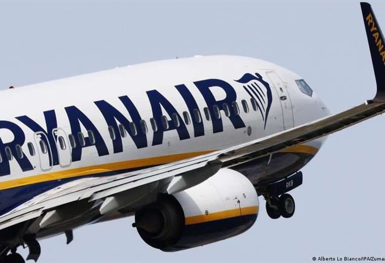 En medio de insultos, Elon Musk amaga con comprar Ryanair