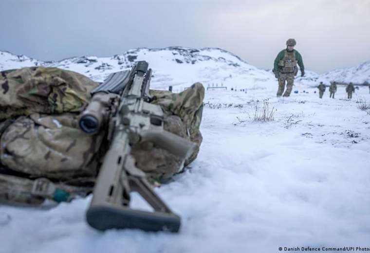 Francia propone ejercicio militar de la OTAN en Groenlandia