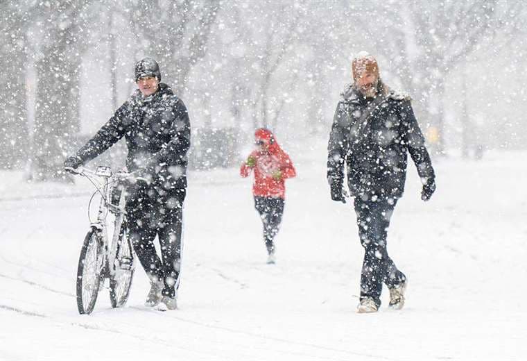 Gigantesca tormenta de nieve y hielo que tiene en alerta a gran parte de EE. UU.