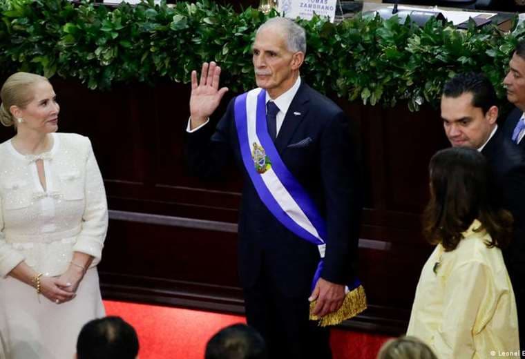 Nasry Asfura es juramentado como presidente de Honduras