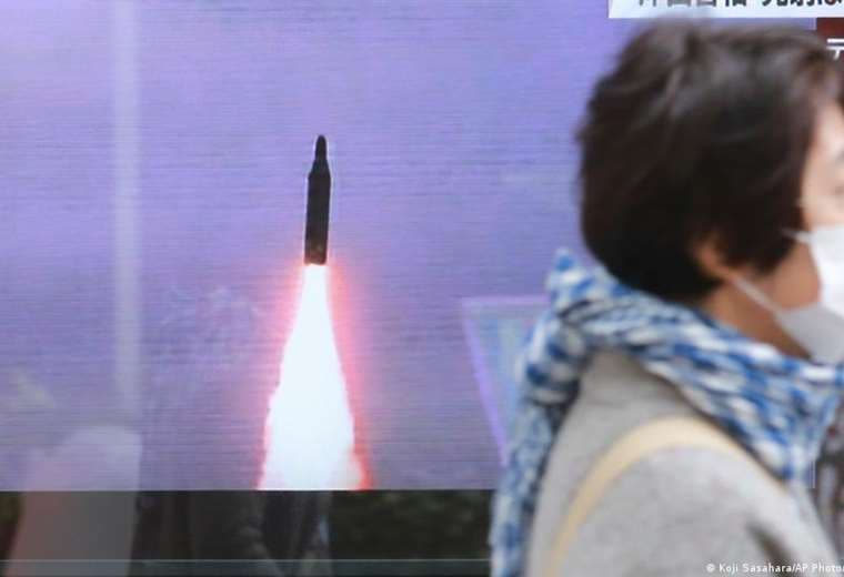 Corea del Norte lanza al menos dos misiles balísticos hacia el mar de Japón