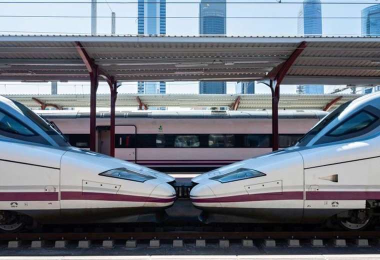 Cómo el accidente que dejó 45 muertos en España cuestiona su elogiado sistema de trenes