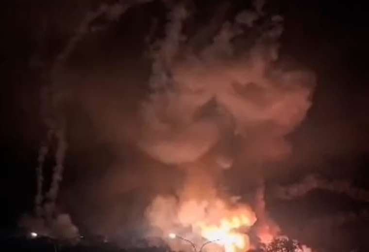 Fuertes explosiones sacuden capital de Venezuela