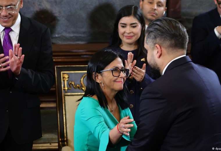 Hijo de Maduro da "apoyo incondicional" a Delcy Rodríguez