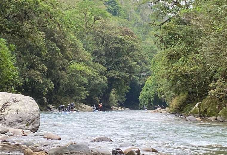 Hallan dos aparentes cuerpos humanos enterrados cerca del río Pejibaye en Cartago