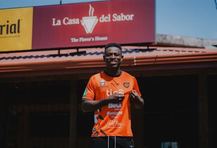 Puntarenas FC se refuerza con la llegada de destacado hondureño 