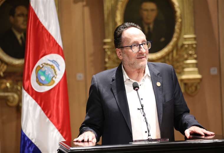 Eli Feinzaig reconoce que dará un paso atrás en el PLP